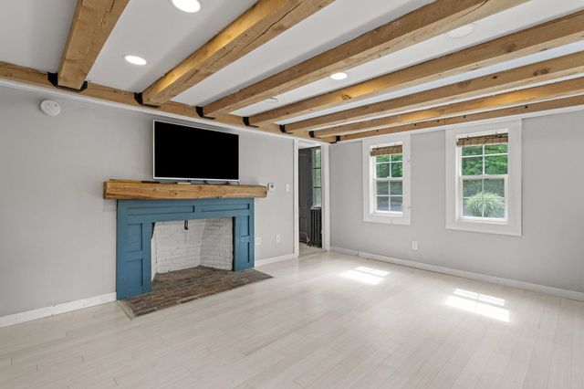 111 Manchester Street, Nashua, NH 03064