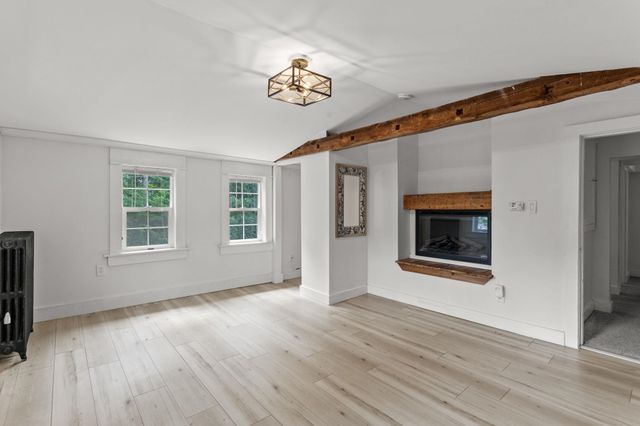 111 Manchester Street, Nashua, NH 03064
