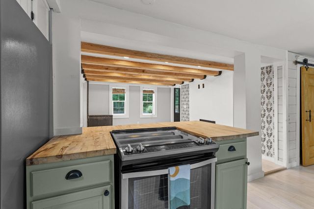 111 Manchester Street, Nashua, NH 03064