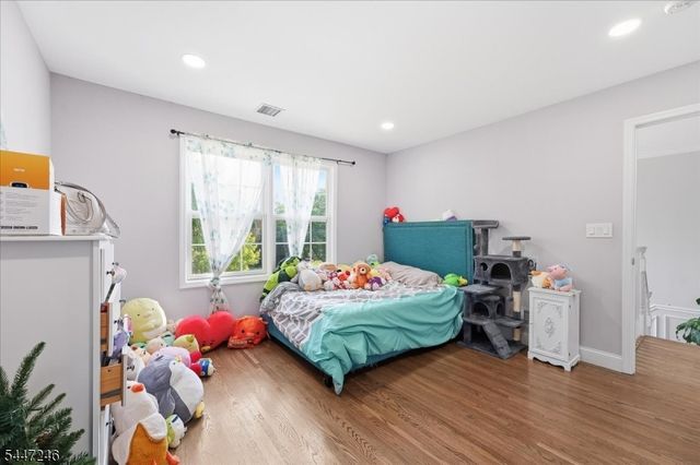 5 Old Bridge Rd, Cedar Grove Twp., NJ 07009