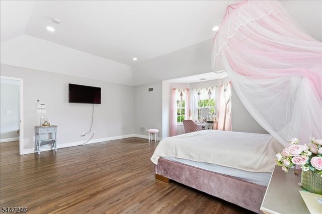 5 Old Bridge Rd, Cedar Grove Twp., NJ 07009