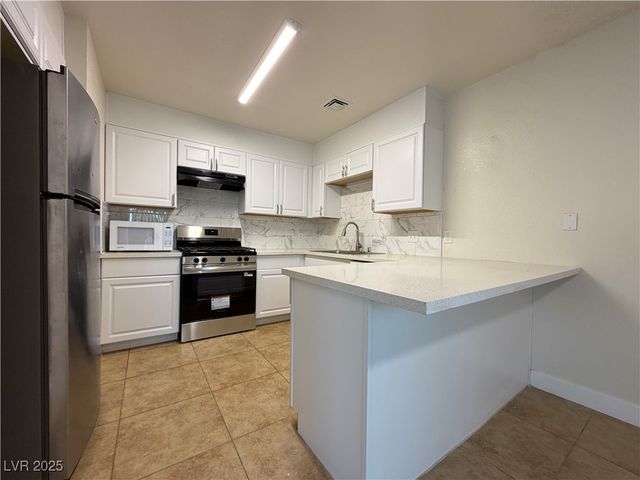 7006 Cheerful Circle, Las Vegas, NV 89147