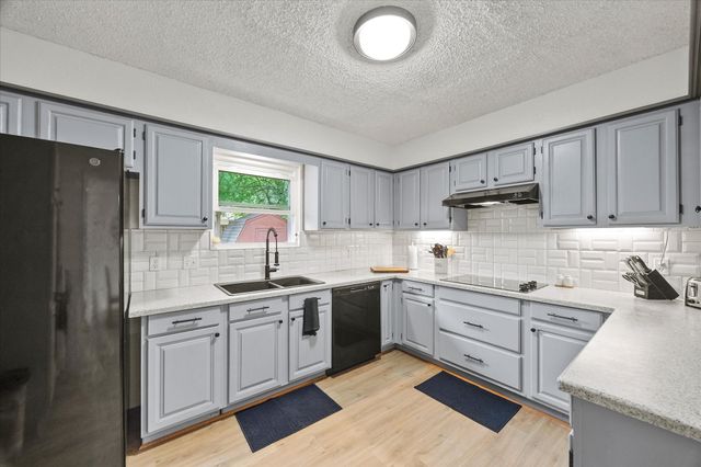 4017 Cherryhill Court, Arlington, TX 76016