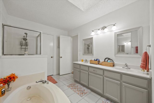 4017 Cherryhill Court, Arlington, TX 76016