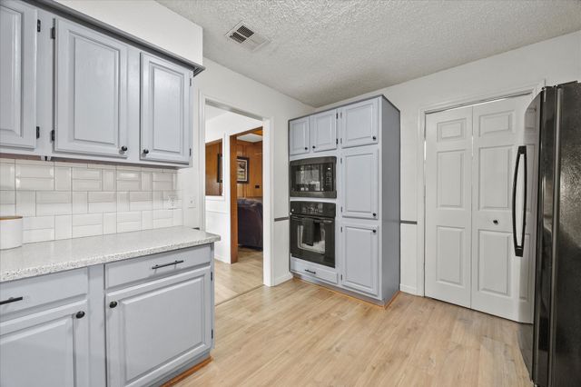 4017 Cherryhill Court, Arlington, TX 76016