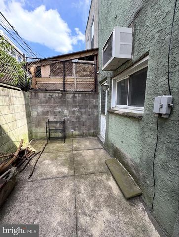 639 PIERCE ST, Philadelphia, PA 19148