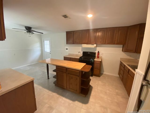 209 REDROCK DR, San Antonio, TX 78213