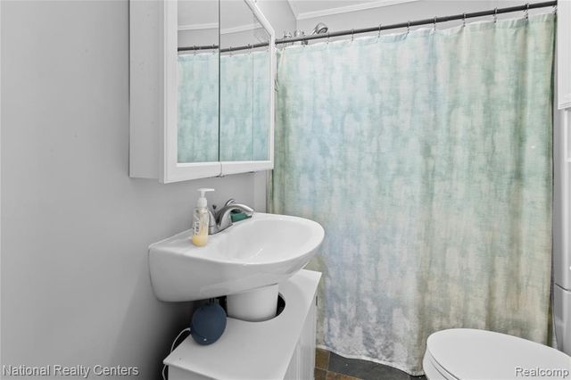 37205 Bendix Street, Wayne, MI 48184