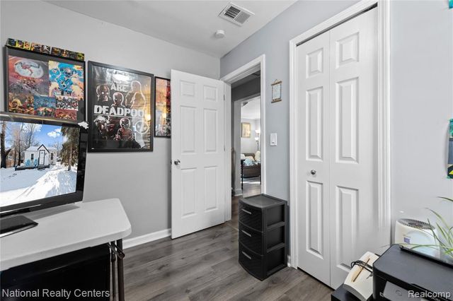 37205 Bendix Street, Wayne, MI 48184