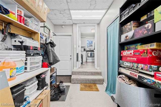 37205 Bendix Street, Wayne, MI 48184