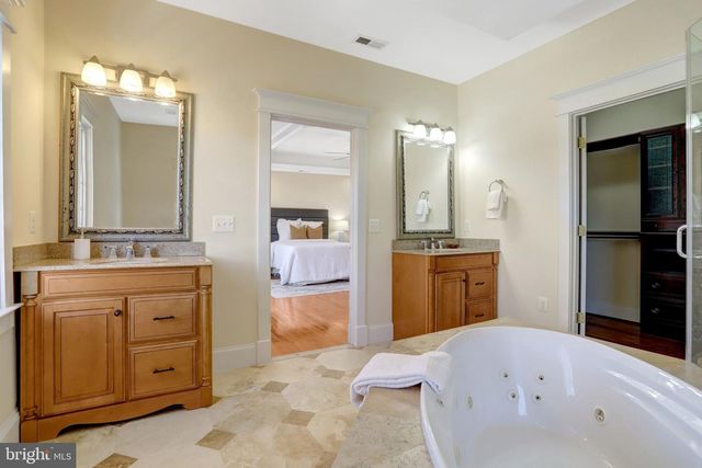 639 23RD ST S, Arlington, VA 22202