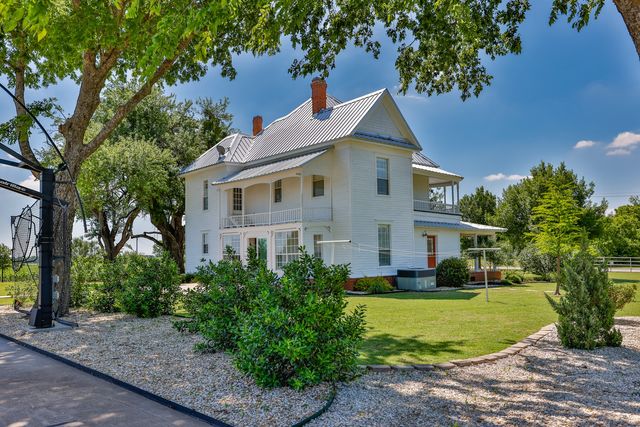 5217 W Fm 922, Valley View, TX 76272