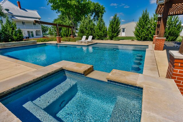 5217 W Fm 922, Valley View, TX 76272