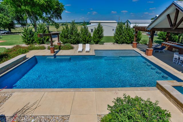 5217 W Fm 922, Valley View, TX 76272