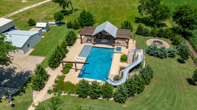 5217 W Fm 922, Valley View, TX 76272