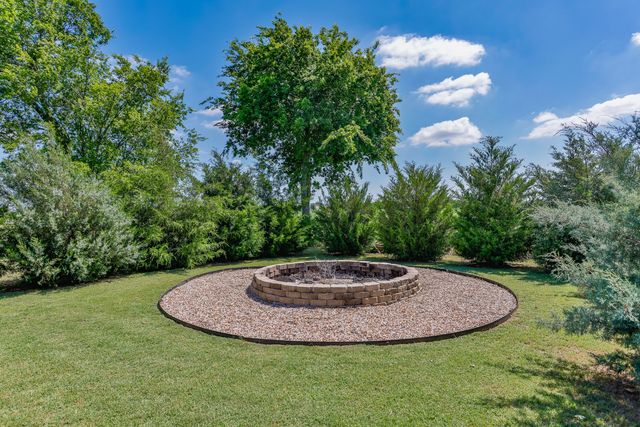 5217 W Fm 922, Valley View, TX 76272
