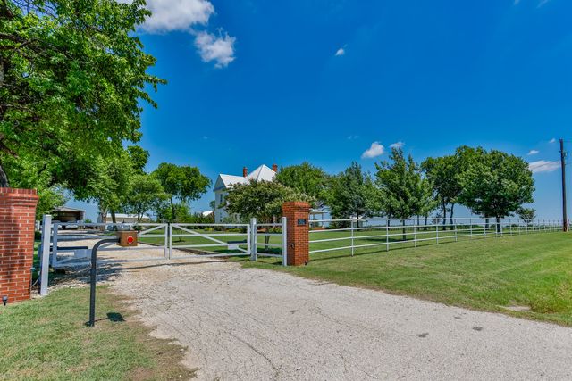 5217 W Fm 922, Valley View, TX 76272