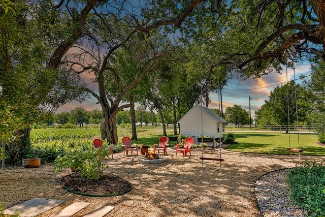5217 W Fm 922, Valley View, TX 76272