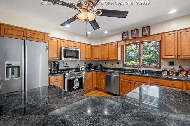 2067 Smith Road, Charleston, WV 25314