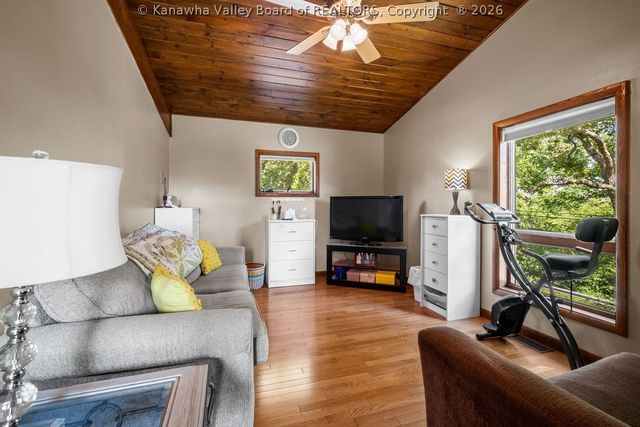 2067 Smith Road, Charleston, WV 25314