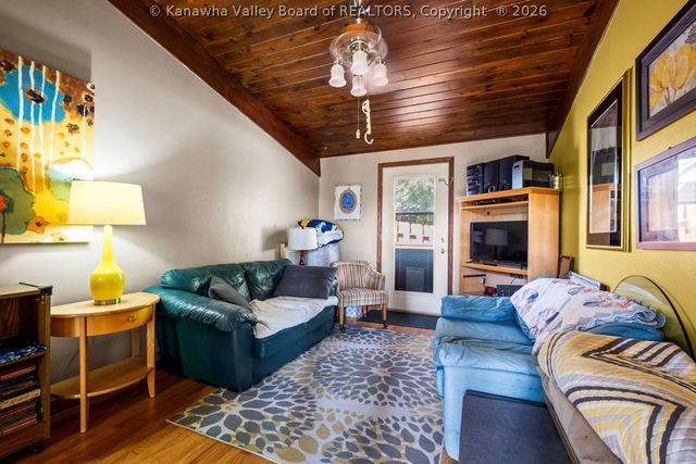 2067 Smith Road, Charleston, WV 25314
