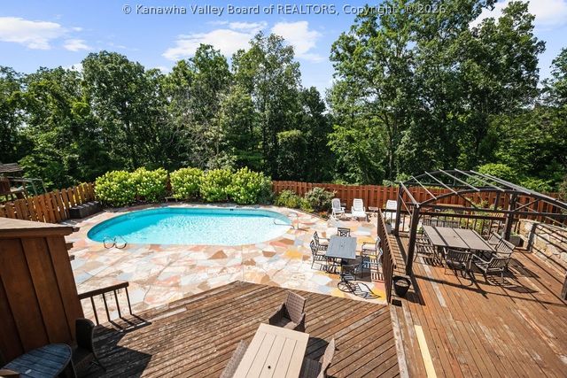 2067 Smith Road, Charleston, WV 25314