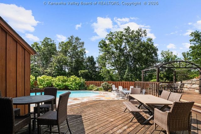 2067 Smith Road, Charleston, WV 25314