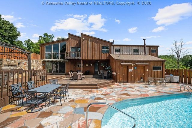 2067 Smith Road, Charleston, WV 25314