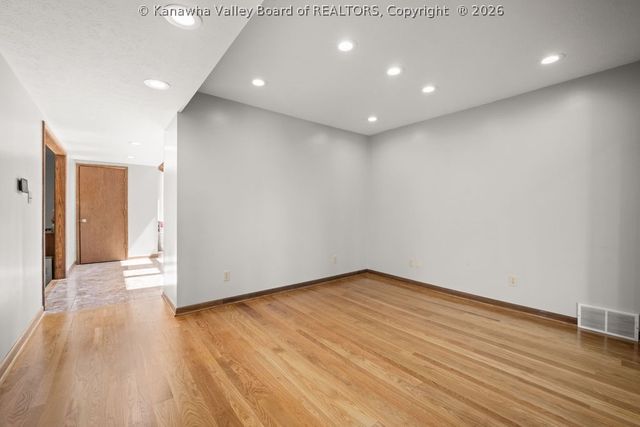 2067 Smith Road, Charleston, WV 25314