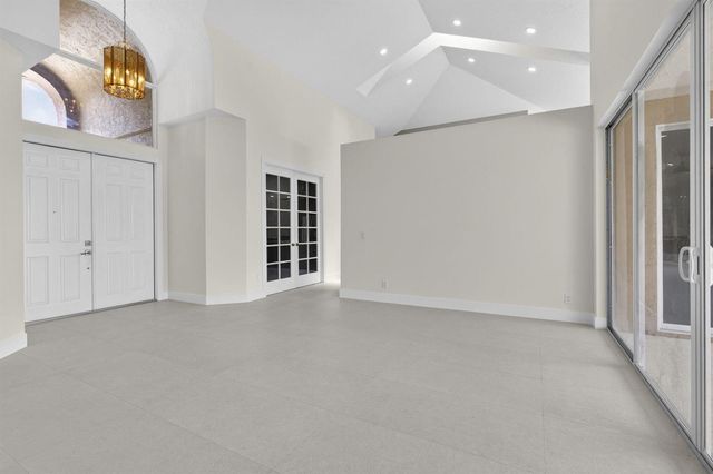 8030 Woodsmuir Drive, Palm Beach Gardens, FL 33412