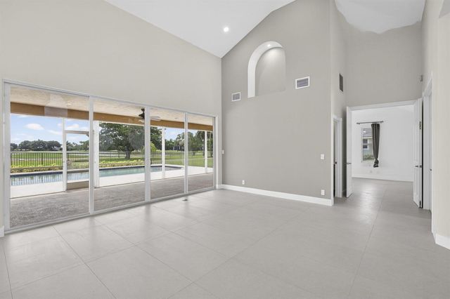 8030 Woodsmuir Drive, Palm Beach Gardens, FL 33412