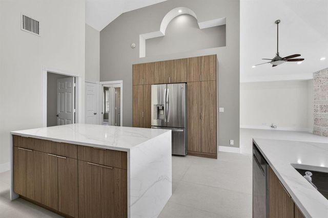 8030 Woodsmuir Drive, Palm Beach Gardens, FL 33412