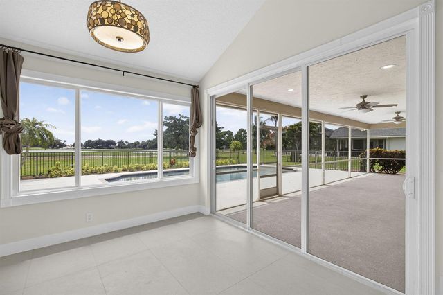 8030 Woodsmuir Drive, Palm Beach Gardens, FL 33412