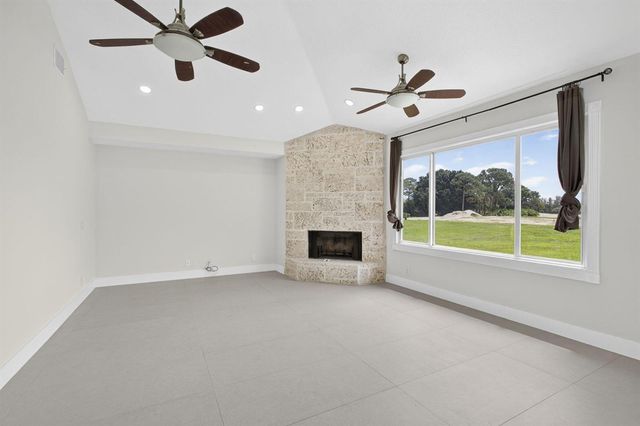 8030 Woodsmuir Drive, Palm Beach Gardens, FL 33412