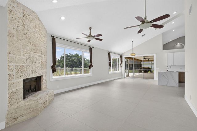 8030 Woodsmuir Drive, Palm Beach Gardens, FL 33412