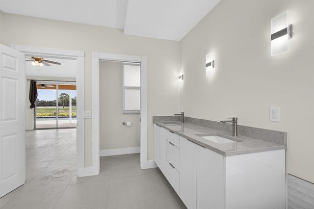 8030 Woodsmuir Drive, Palm Beach Gardens, FL 33412