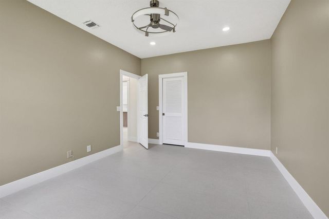 8030 Woodsmuir Drive, Palm Beach Gardens, FL 33412
