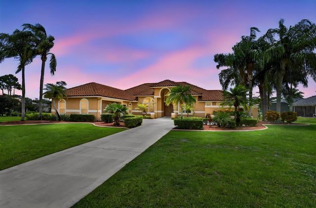8030 Woodsmuir Drive, Palm Beach Gardens, FL 33412