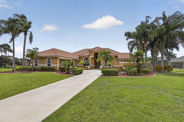 8030 Woodsmuir Drive, Palm Beach Gardens, FL 33412