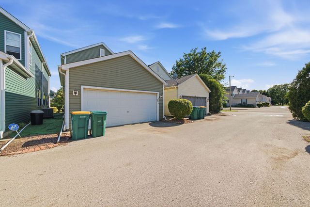 2348 Woodhill Court, Plainfield, IL 60586