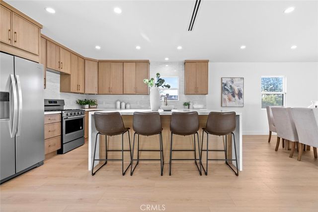 900 E Palm Avenue, Burbank, CA 91501