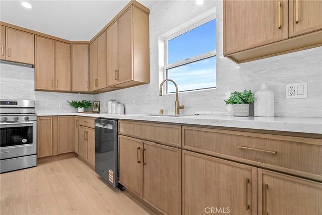 900 E Palm Avenue, Burbank, CA 91501