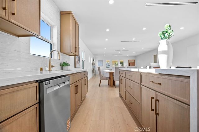 900 E Palm Avenue, Burbank, CA 91501