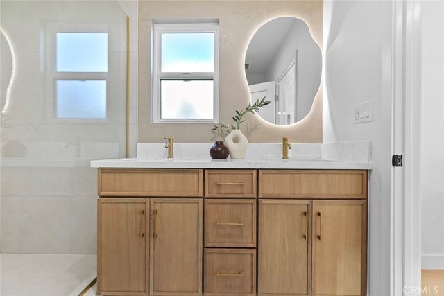 900 E Palm Avenue, Burbank, CA 91501