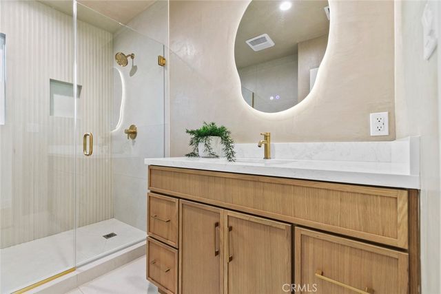 900 E Palm Avenue, Burbank, CA 91501