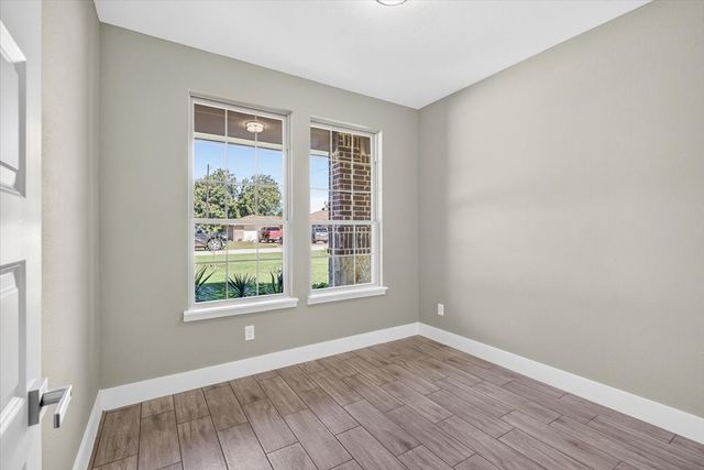 1093 Oak Ridge Drive, Oak Ridge, TX 75160