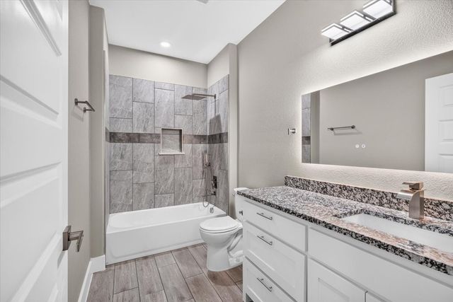 1093 Oak Ridge Drive, Oak Ridge, TX 75160