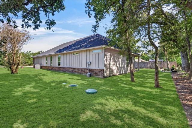 1093 Oak Ridge Drive, Oak Ridge, TX 75160