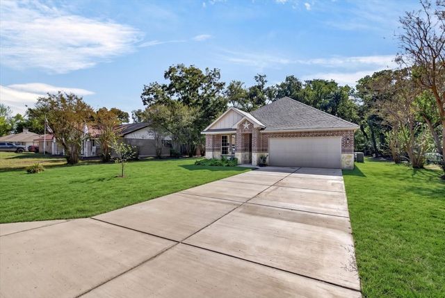 1093 Oak Ridge Drive, Oak Ridge, TX 75160