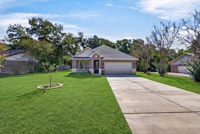 1093 Oak Ridge Drive, Oak Ridge, TX 75160